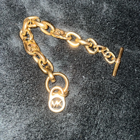 Michael Kors Padlock MK ChainLink Toggle Closure Bracelet - Picture 3 of 5